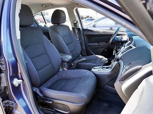 Used 2014 Chevrolet Cruze LT image 14