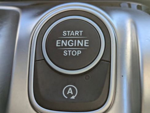 Used 2023 Mercedes-Benz GLB 250 image 28