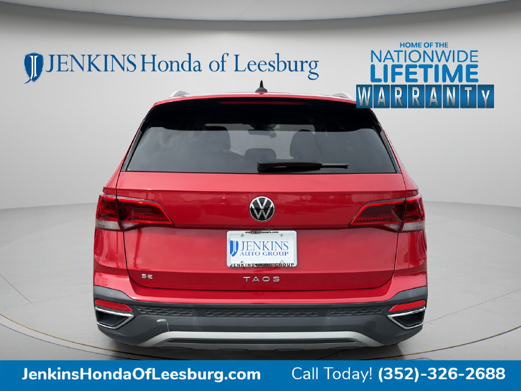 Used 2024 Volkswagen Taos SE FWD image 4