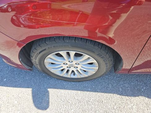 Used 2015 Toyota Sienna XLE FWD image 13