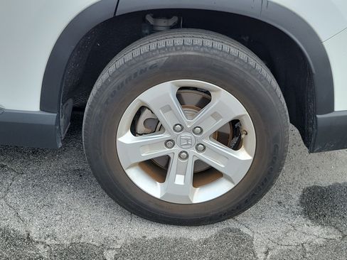 Used 2024 Honda Pilot LX image 7