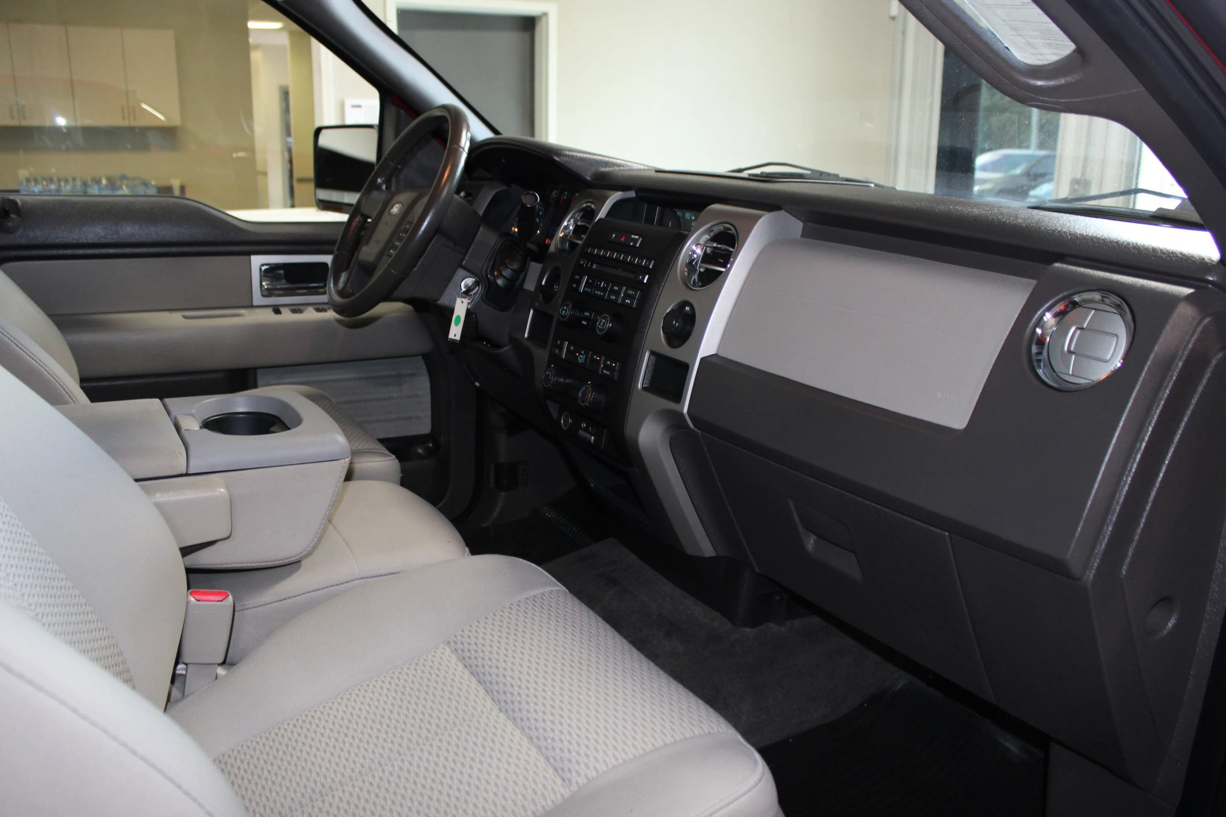 Used 2010 Ford F150 XLT RWD image 25