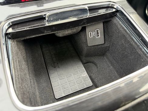 Used 2023 Lincoln Nautilus Reserve w/ Equipment Group 201A image 24