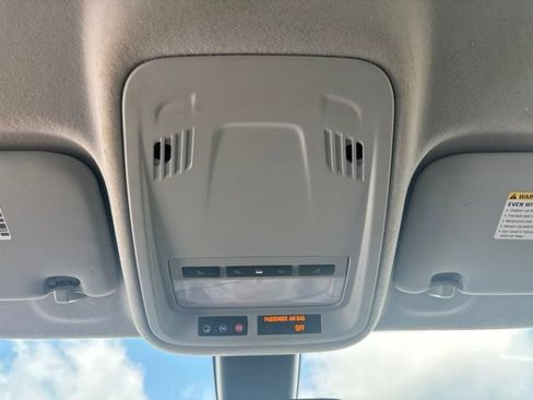 Used 2019 Chevrolet Cruze LT FWD image 23