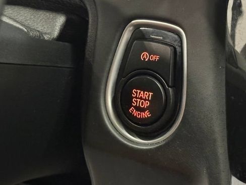 Used 2017 BMW M3 RWD image 18