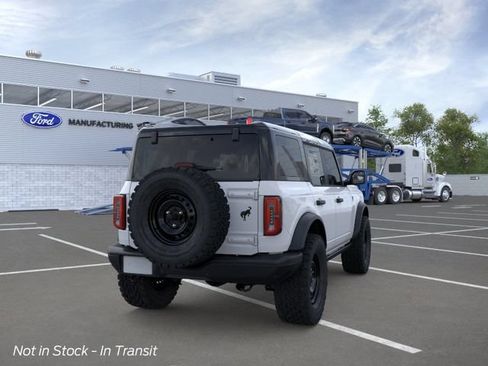 New 2026 Ford Bronco Badlands w/ Black Appearance Package AWD/4WD image 8