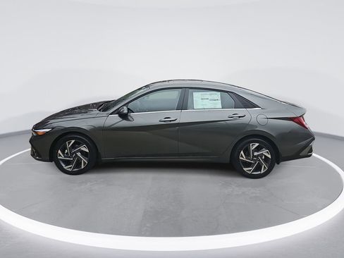 New 2026 Hyundai Elantra Limited FWD image 8