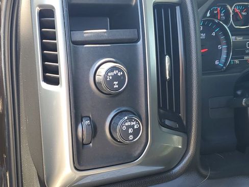 Used 2018 Chevrolet Silverado 1500 LT w/ All Star Edition AWD/4WD image 9