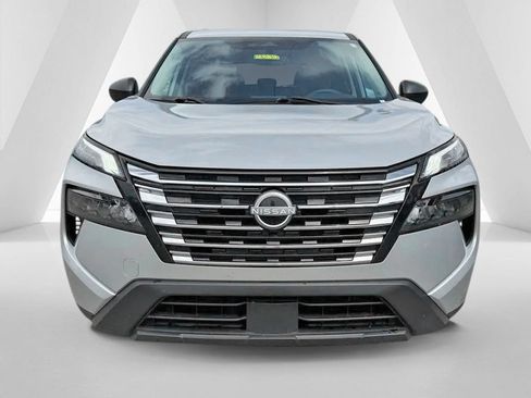 Used 2024 Nissan Rogue S FWD image 2