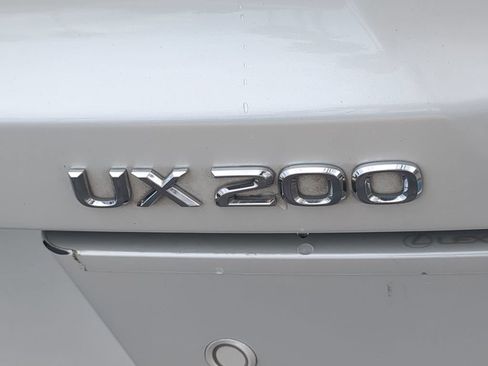 Used 2022 Lexus UX 200 w/ Accessory Package (Z2) FWD image 11