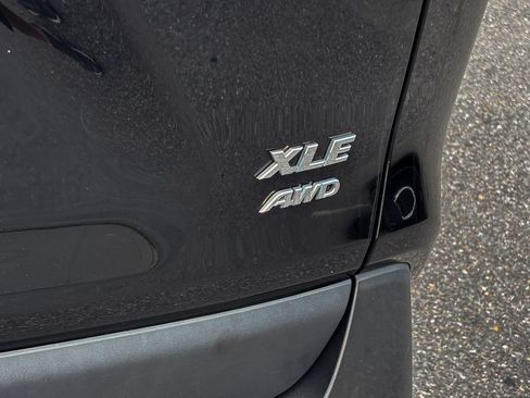 Used 2025 Toyota RAV4 XLE AWD/4WD image 14