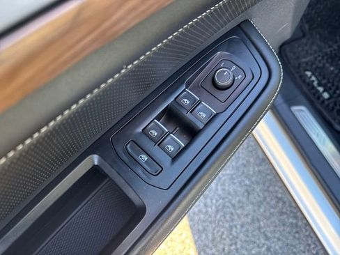 Certified 2024 Volkswagen Atlas SE image 12