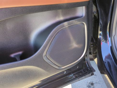 Used 2022 Lincoln Nautilus Reserve image 13