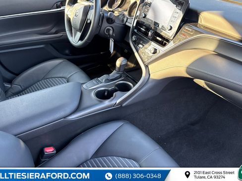Used 2024 Toyota Camry SE image 18