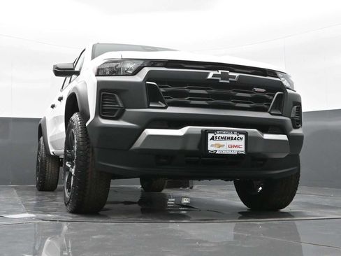 Used 2024 Chevrolet Colorado Trail Boss image 18
