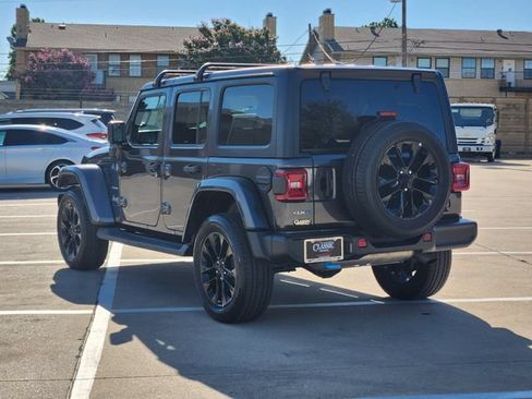 Used 2023 Jeep Wrangler Unlimited Sahara AWD/4WD image 2