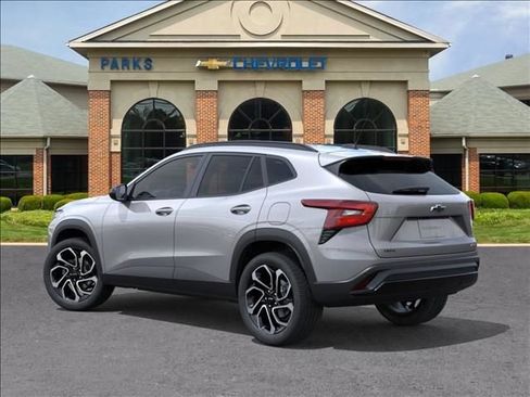 New 2026 Chevrolet Trax RS w/ Sunroof Package FWD image 4