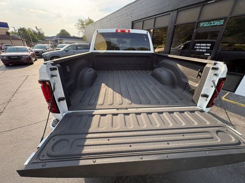 Used 2025 RAM 2500 Big Horn AWD/4WD image 17