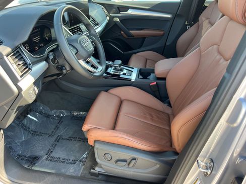 Certified 2025 Audi Q5 2.0T Premium w/ Convenience Plus Package image 9