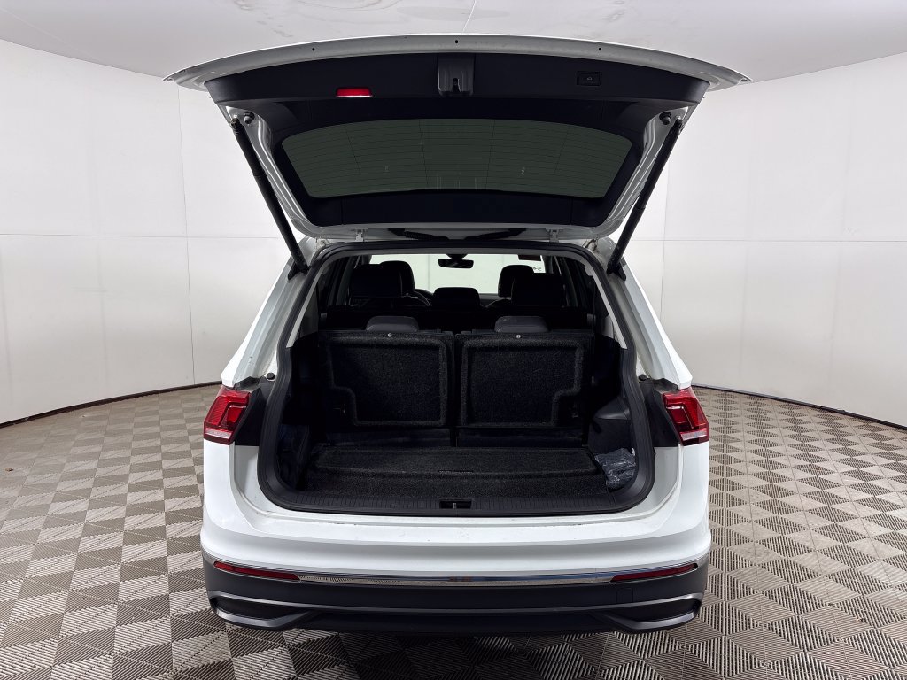Used 2022 Volkswagen Tiguan SE FWD image 22