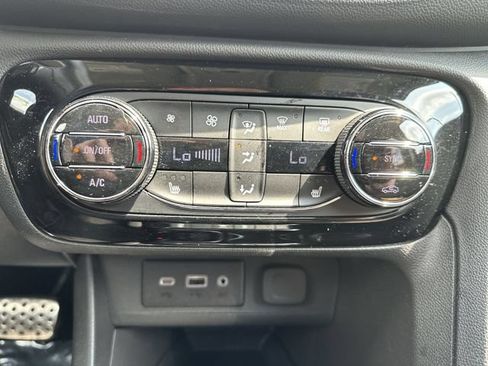 Used 2023 Buick Encore GX Select w/ Sport Touring Package FWD image 19