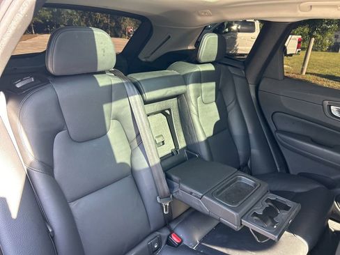 Used 2020 Volvo XC60 T5 Momentum image 48