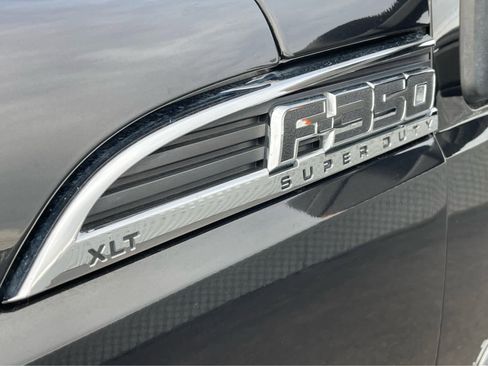 Used 2015 Ford F350 XLT w/ Camper Package image 9