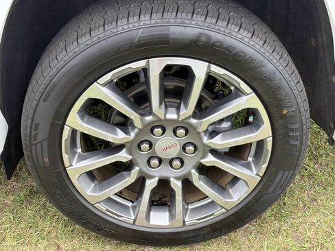 Used 2023 GMC Acadia Denali FWD image 19