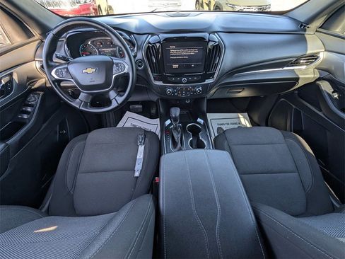 Used 2023 Chevrolet Traverse LT image 9