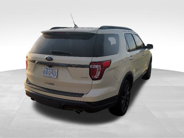 Used 2018 Ford Explorer XLT w/ Equipment Group 202A AWD/4WD image 3