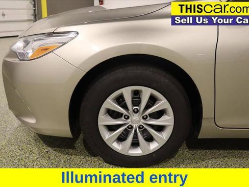 Used 2017 Toyota Camry LE FWD image 8