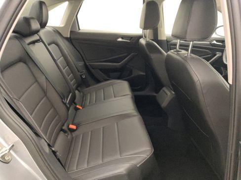 Used 2024 Volkswagen Jetta SE FWD image 19