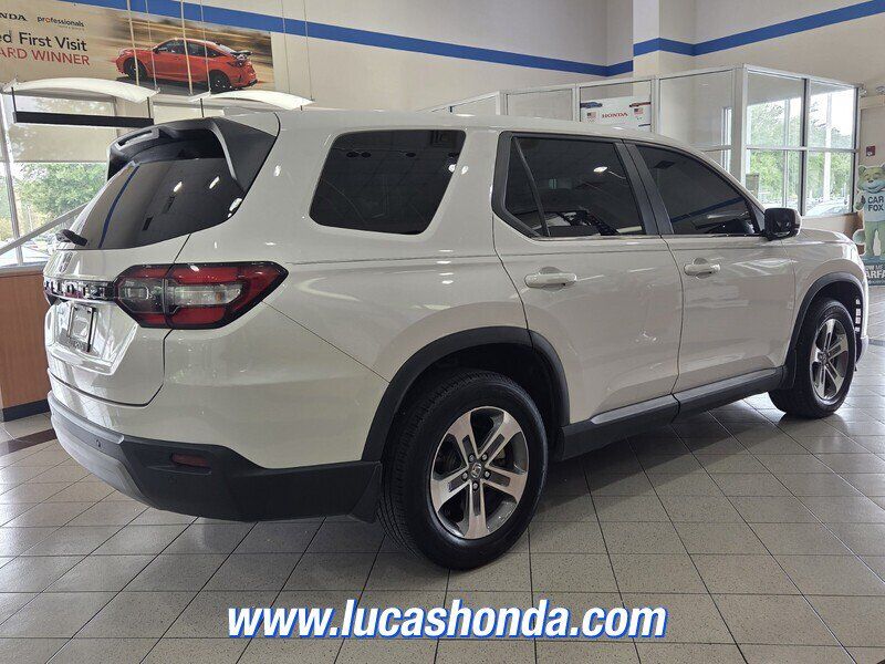 Used 2024 Honda Pilot EX-L image 4