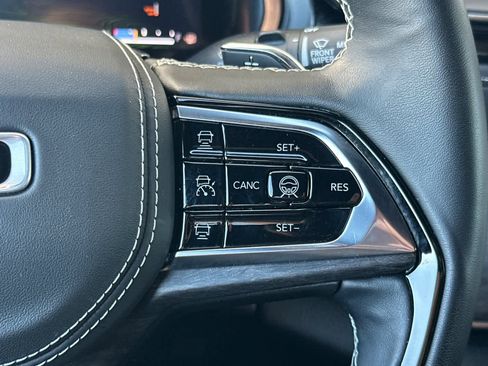 Used 2022 Jeep Grand Cherokee Overland w/ Advanced Protech Group III image 29