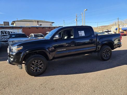 Used 2022 Toyota Tacoma SR5 image 5