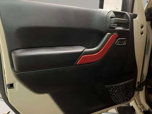 Used 2018 Jeep Wrangler Unlimited Sport S image 79