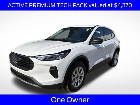Used 2025 Ford Escape Active w/ Active Premium Tech Pack image 3