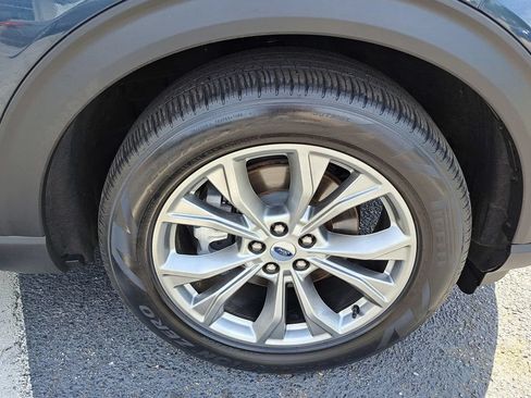 Used 2023 Ford Explorer XLT w/ Equipment Group 202A RWD image 18