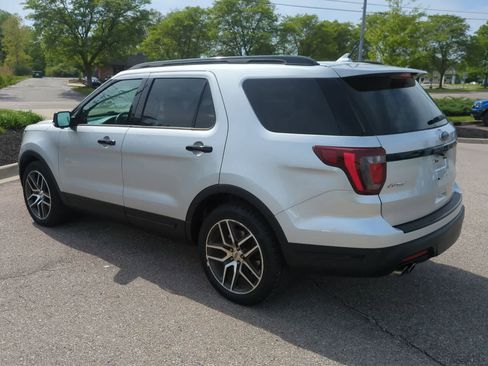 Used 2018 Ford Explorer Sport w/ Equipment Group 401A AWD/4WD image 6