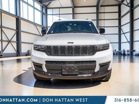 Used 2023 Jeep Grand Cherokee L Laredo AWD/4WD image 26