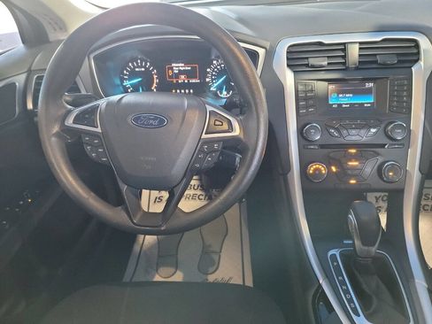 Used 2014 Ford Fusion SE image 22