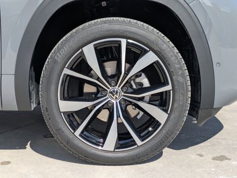 New 2026 Volkswagen Atlas SEL Premium R-Line AWD/4WD image 11