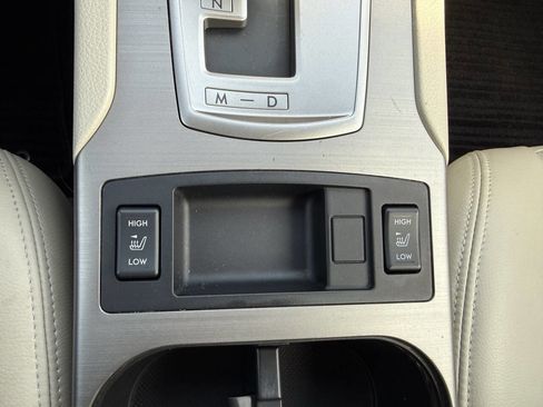 Used 2010 Subaru Legacy 2.5i Limited image 23