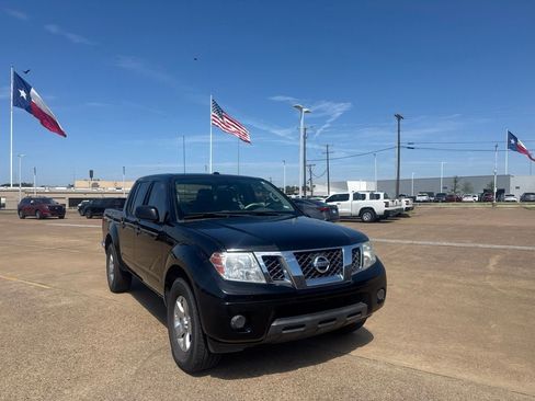 Used 2012 Nissan Frontier SV w/ SV Premium Utility Pkg RWD image 2