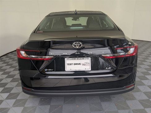 Certified 2025 Toyota Camry LE image 6