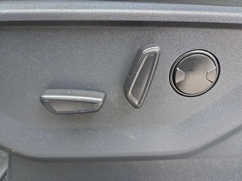 New 2025 Ford Expedition Active image 16