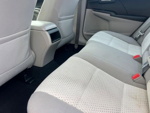 Used 2012 Toyota Camry LE image 25