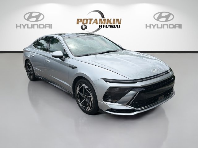 Used 2024 Hyundai Sonata SEL w/ Convenience Package FWD image 3