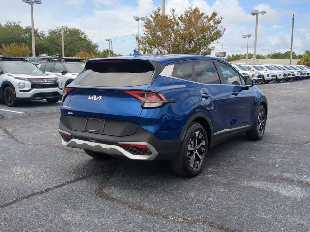 Used 2024 Kia Sportage EX FWD image 6