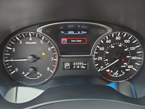 Used 2015 Nissan Pathfinder S AWD/4WD image 22